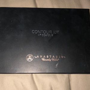 Anastasia Beverly Hills contour kit